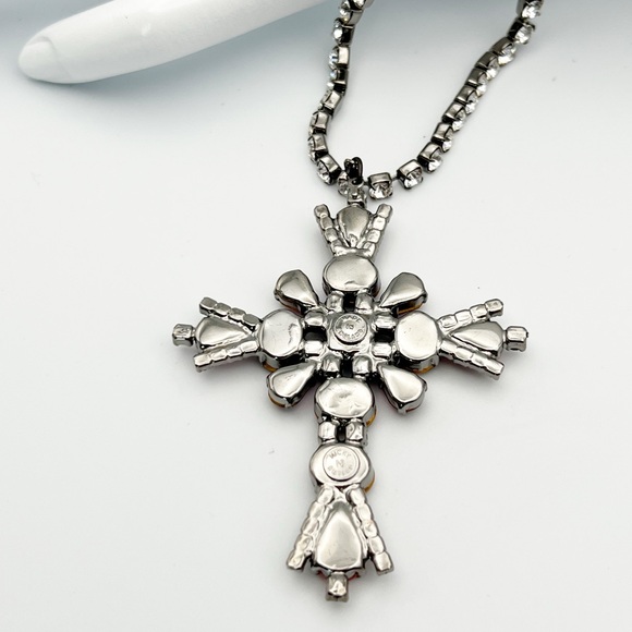 🔸NICKY BUTLER Fashion Collection Limited Edition Pink Crystal Cross Necklace - Picture 16 of 16